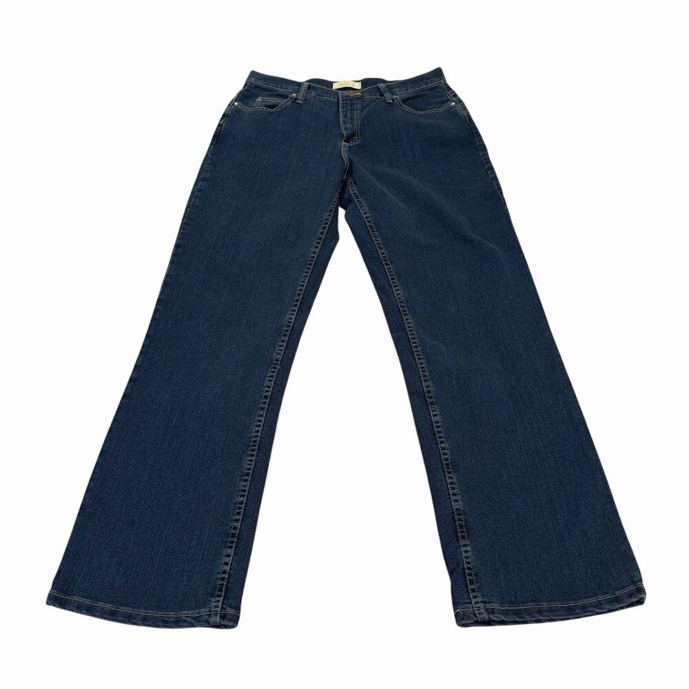 Wrangler Jeans Straight Leg Blue Denim Size 10 32 Inseam Stretch Relaxed Fit NWT